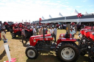 Customers Massey Ferguson visiting Agrishow