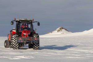 The MF 5610 tractor is coping well with the polar environment as it makes it way ever southward. 