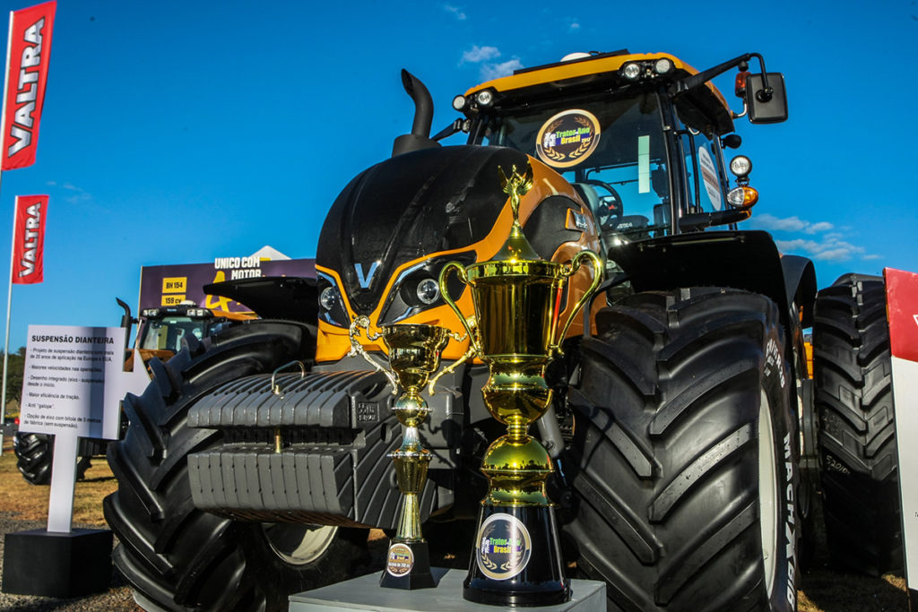Agriworld magazine has awarded two AGCO brands, Valtra and Massey Ferguson, Tractor of the Year awards during Agrishow 2017.